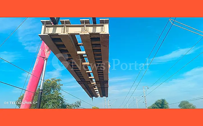 पाटन-अरनेठा के बीच 4 घंटे का ब्लॉक; ओवर और अंडर ब्रिज के लिए सफलतापूर्वक डाली गईं गर्डर