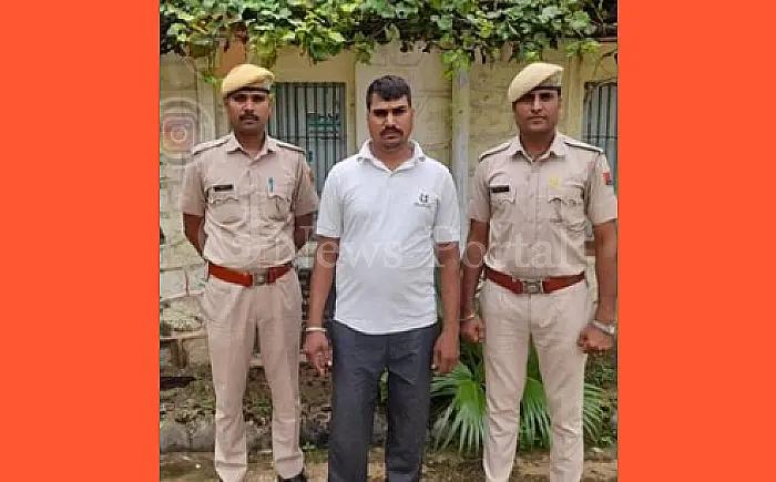 सावधान! अवैध हथियारों के साथ सोशल मीडिया पर पोस्ट करना पड़ेगा भारी  पुलिस थाना उदेई मोड़ की कार्यवाही