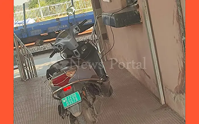 दीगोद स्टेशन पर बिजली चोरी का बड़ा मामला: