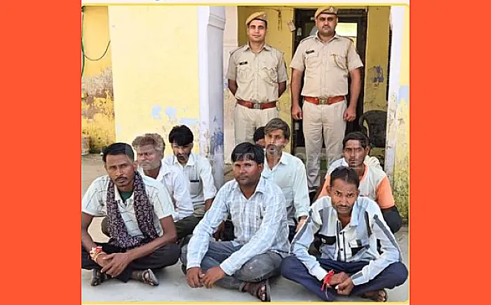 बौंली पुलिस की बड़ी कार्रवाई: सार्वजनिक स्थान पर जुआ खेलते 9 गिरफ्तार, ₹4700 की राशि जब्त