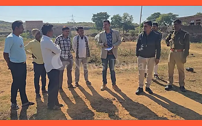 करौली: गौतम बुद्ध नगर में सार्वजनिक रास्ते पर अतिक्रमण के खिलाफ प्रशासन सख्त