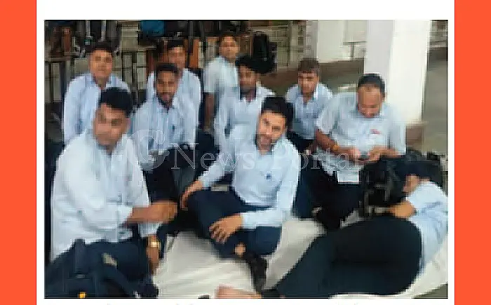 13 घंटे की ड्यूटी के बाद भी लोको पायलटों को नहीं मिले कमरे, बरामदे में गुजारी रात