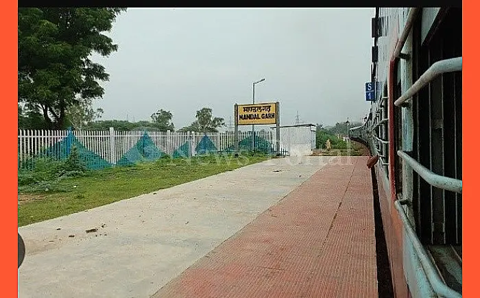 मांडलगढ़ विवाद: स्टेशन मास्टर-पॉइंट्समैन मारपीट मामला पहुँचा PM तक, कर्मचारी संगठनों में भारी उबाल