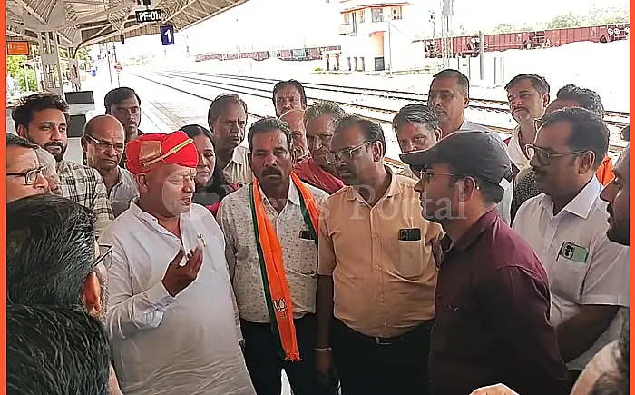 सांसद दामोदर अग्रवाल को मांडलगढ़ स्टेशन पर 'सब ठीक' मिला, जबकि हाल ही में टपकने की खबर आई थी