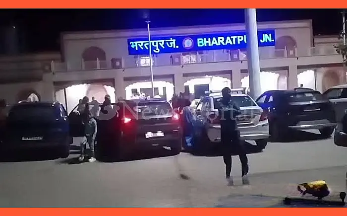 स्टेशन पर गंदगी देख भड़के सांसद और विधायक: स्टेशन प्रबंधक समेत CHI और CMI कोटा तलब, दर्ज हुई औपचारिक शिकायत