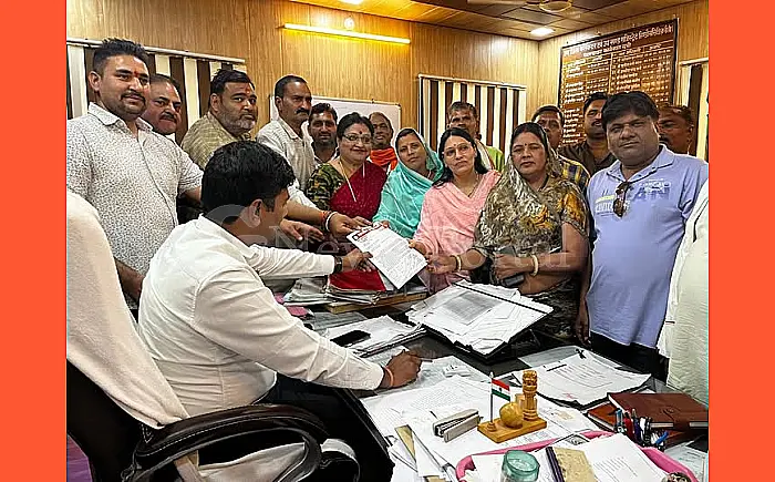 राष्ट्रपति के अपमान पर आक्रोश: श्री महावीर जी भाजपा कार्यकर्ताओं ने केंद्रीय गृह मंत्री के नाम सौंपा ज्ञापन