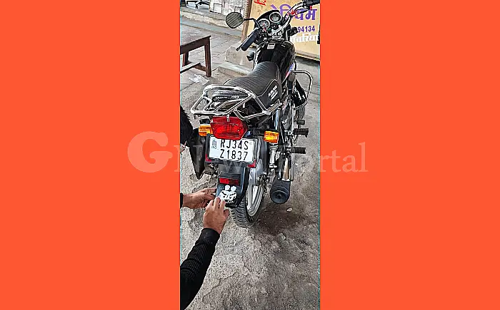 अधिकार क्षेत्र के चक्कर में फंसा रेलकर्मी: आलोट में घर के बाहर से बाइक चोरी, 3 दिन बाद भी FIR के लिए भटक रहा पीड़ित
