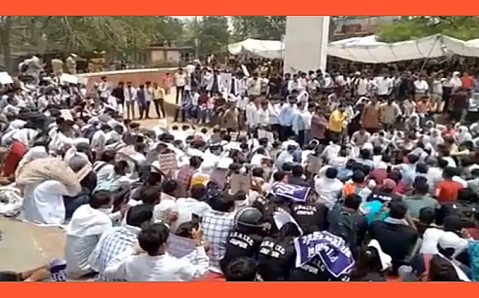 राजस्थान चिकित्सा विभाग की भर्ती प्रक्रिया बनी बेरोजगारों के लिए सिरदर्द, स्थायी बिना परीक्षा, संविदा के लिए लिखित टेस्ट