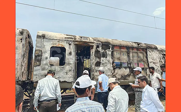 राजधानी एक्सप्रेस अग्निकांड: रेलवे की 6 सदस्यीय हाई-लेवल कमेटी ने शुरू की जांच, पूरी तरह कबाड़ बना थर्ड एसी कोच