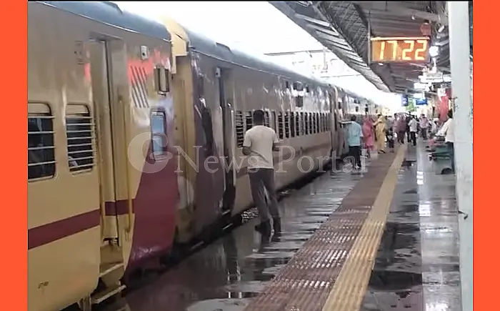 रेल यात्रियों को राहत: कासगंज-मथुरा पैसेंजर अब गंगापुर तक जाएगी, कोटा-मथुरा ट्रेन को स्थायी करने की मांग