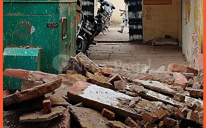 रकारी स्कूल में आधी रात मौत बनकर गिरी छत, सीसीटीवी में कैद हुआ खौफनाक मंजर