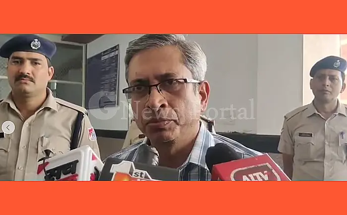 सतह ठीक न होने और बकेट टकराने से छबड़ा में गिरा प्रवेश द्वार: डीआरएम