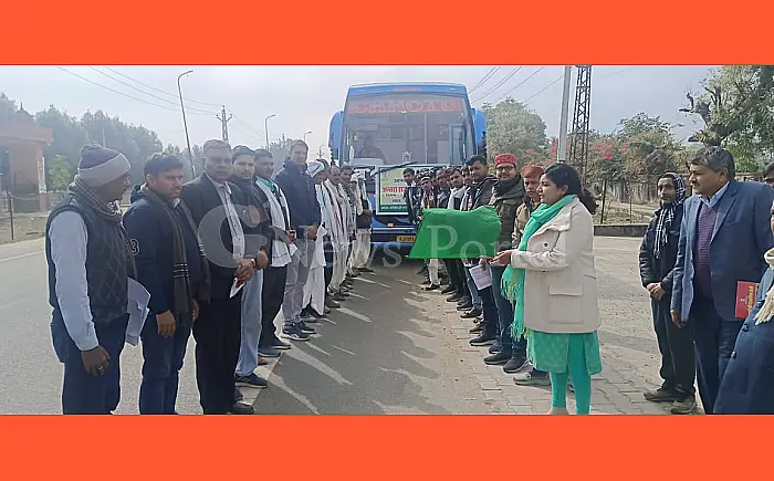 किसानों को नई तकनीक सिखाने के लिए निकला भ्रमण दल