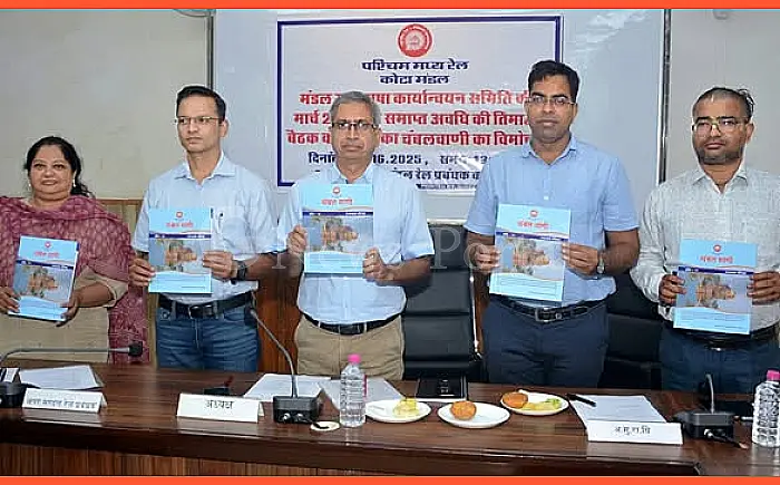 राजभाषा हिंदी में कार्य करना 'बहुत सरल': डीआरएम अनिल कालरा